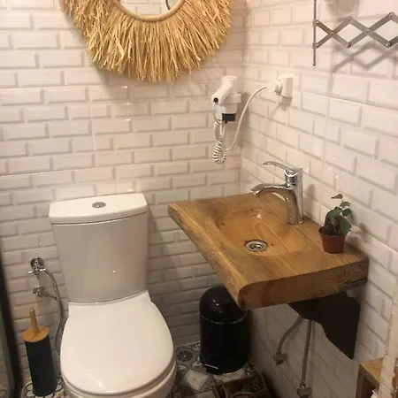 The Hobbit House 1 Alojamento de Acomodação e Pequeno-almoço